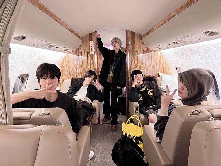 TXT Terbang ke New York Untuk Jadwal Rahasia, Jet Pribadi Bikin Salfok