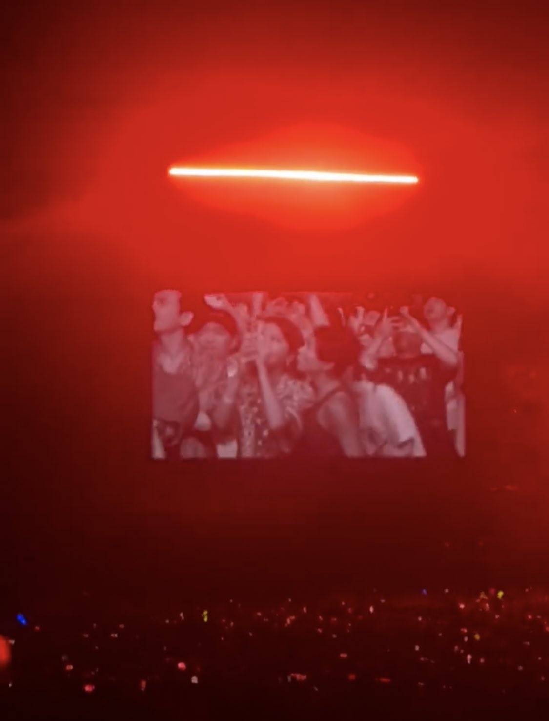 Sooyoung SNSD dan Jung Kyung Ho nonton konser Bruno Mars