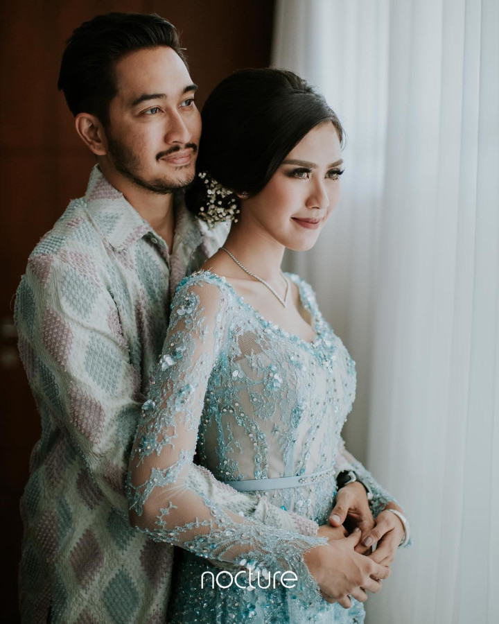 Resmi Bertunangan