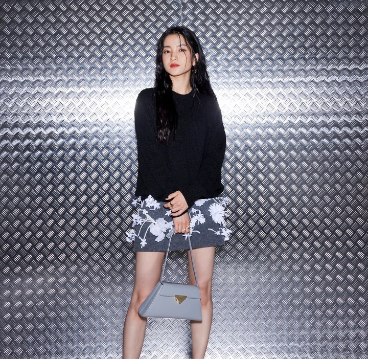 Kim Tae Ri Bersinar di Antara Para Cogan Saat Hadiri Event Fashion di Italia
