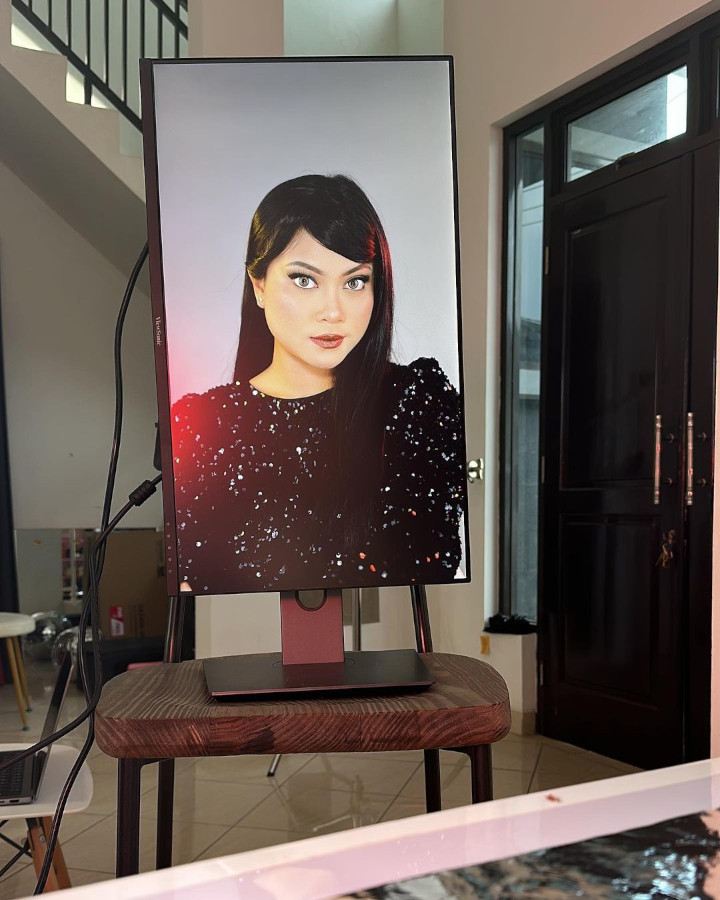 Tunjukkan Studio Baru