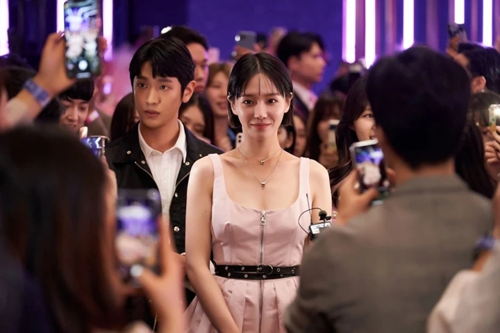 \'Celebrity\' Interview: Peran Penting Haters Park Gyu Young Diungkap Sutradara