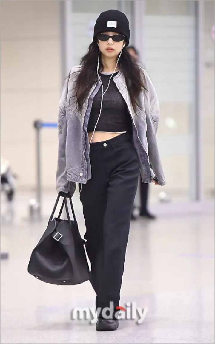 V BTS Tiba di Korea Setelah Jennie BLACKPINK Jadi Perhatian Media Setempat