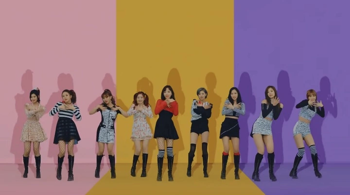 'Knock-Knock'- TWICE