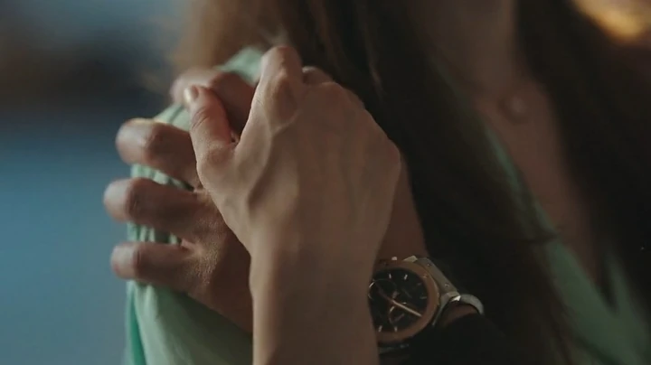 Beda Ukuran Tangan Ahn Bo Hyun & Shin Hye Sun di \'See You in My 19th Life\' Disorot