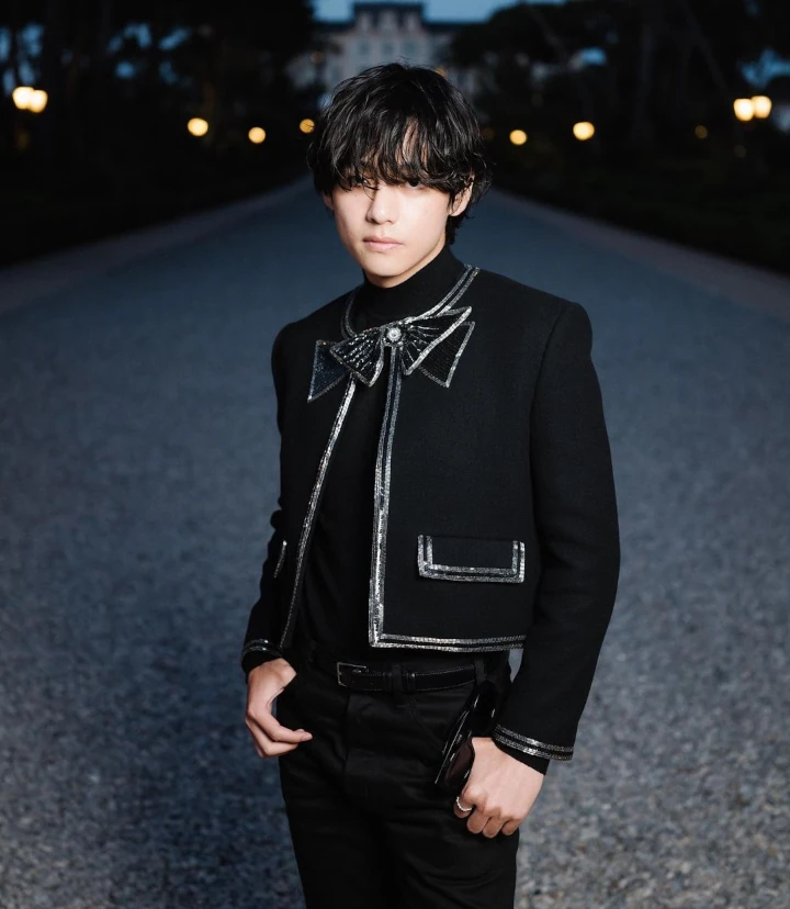 V BTS