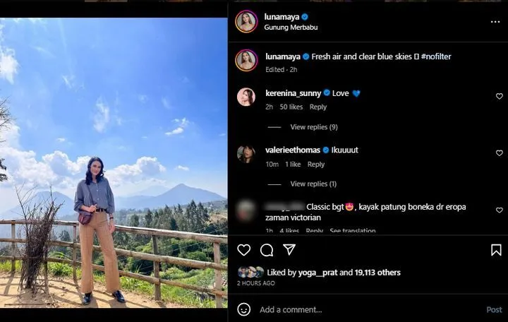 Luna Maya Foto Selfie Real No Filter, OOTD Bergaya Vintage Curi Atensi