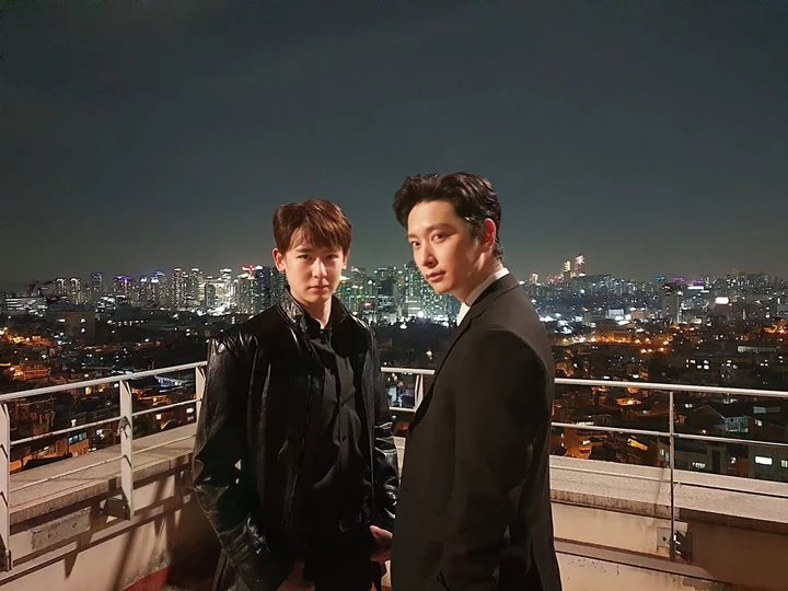Nichkhun dan Chansung 2PM