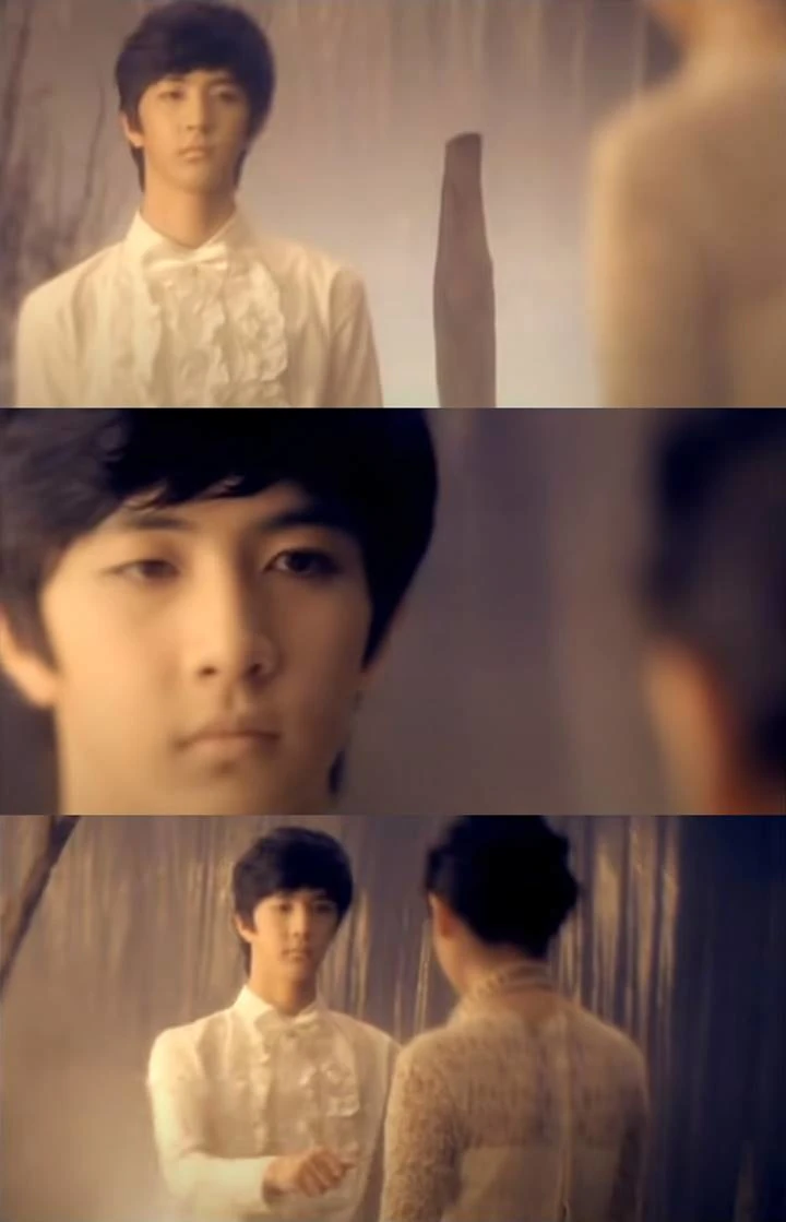 Model MV IU Berjudul 'Lost Child'