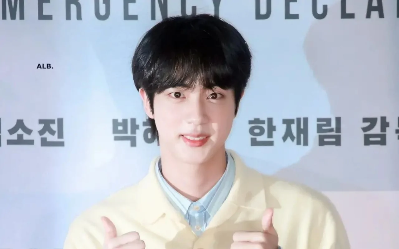 Lagi Wamil, Jin BTS Selamatkan Fans Dari Perampokan
