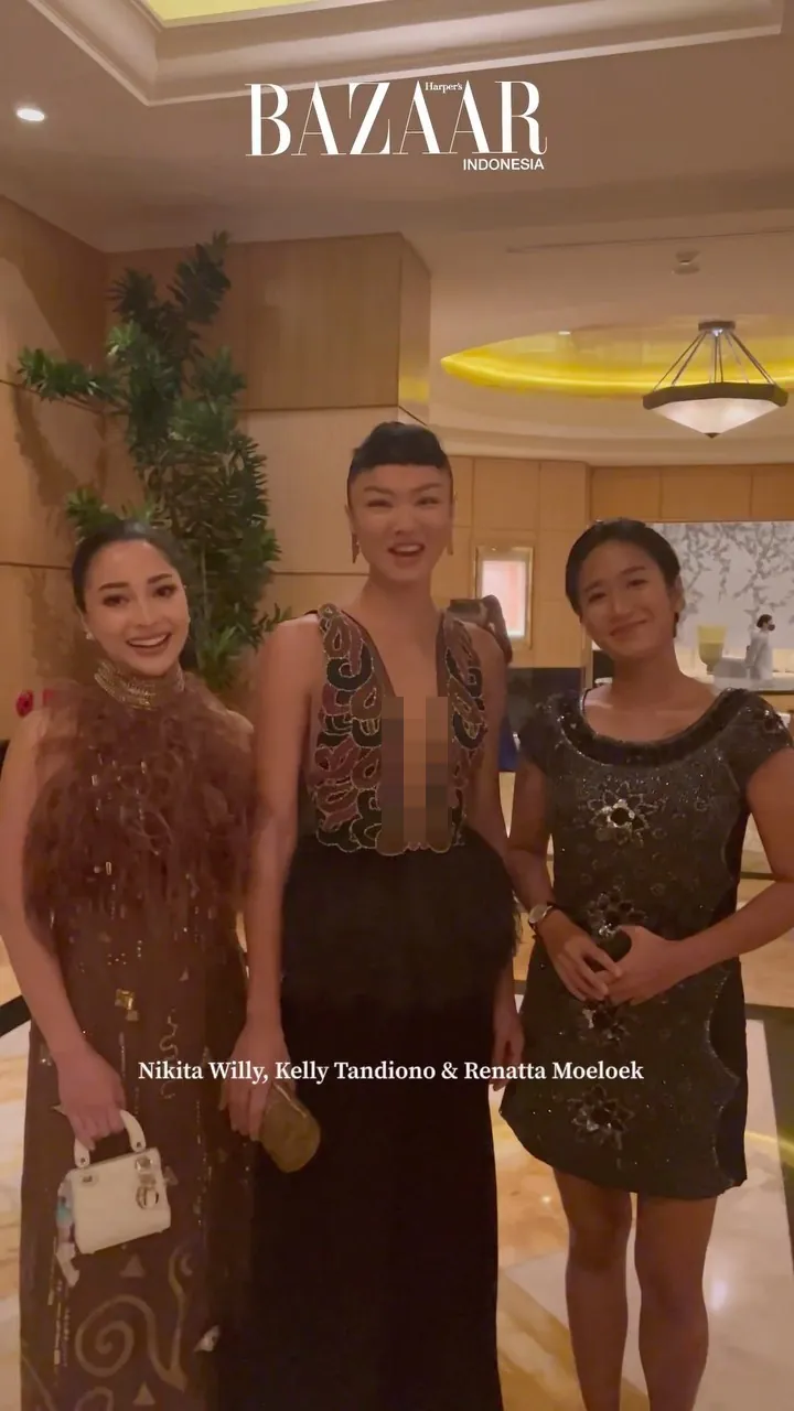 Bersama Model Kelly Tandiono