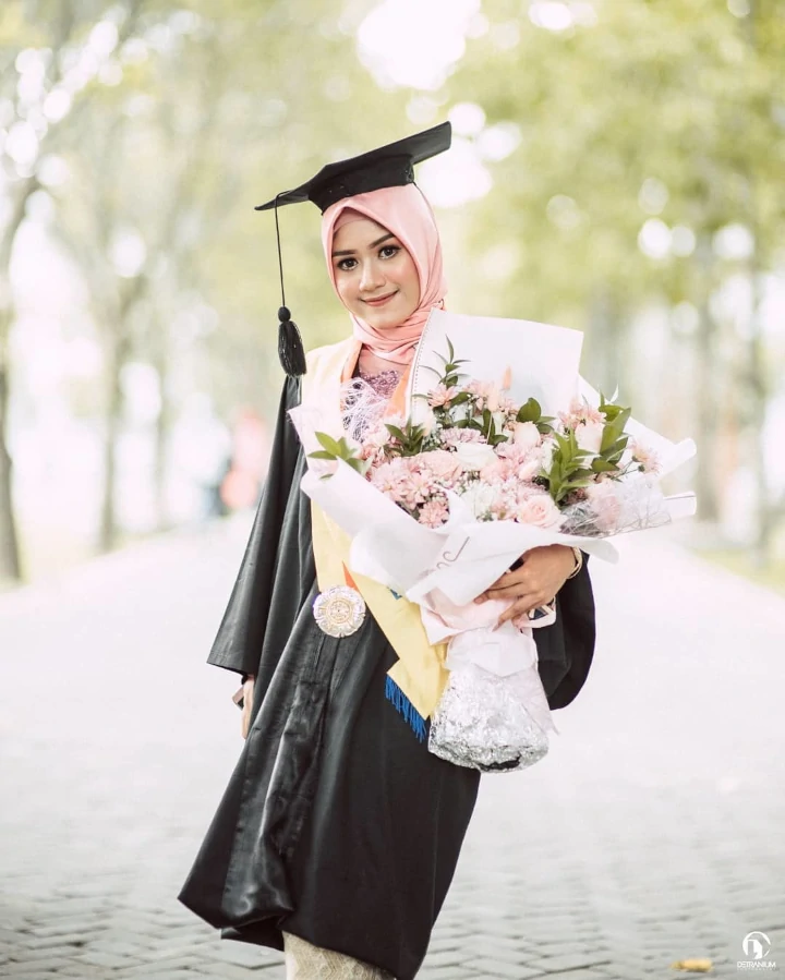 Berhijab Saat Wisuda 