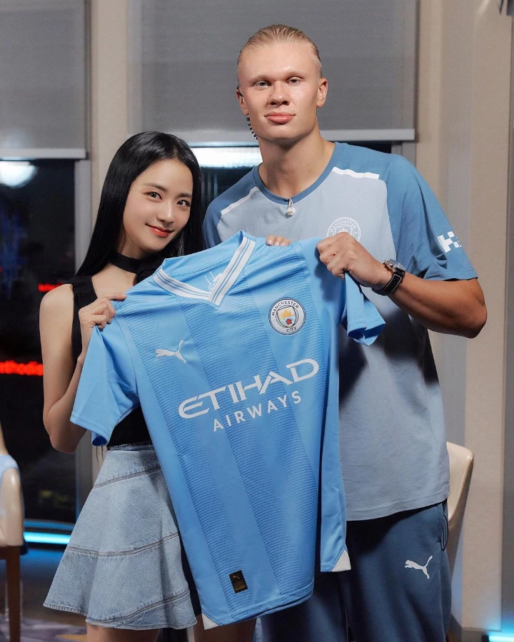 Curi Start, Jisoo BLACKPINK Ketemu Erling Haaland Striker Man City Sebelum ke Vietnam