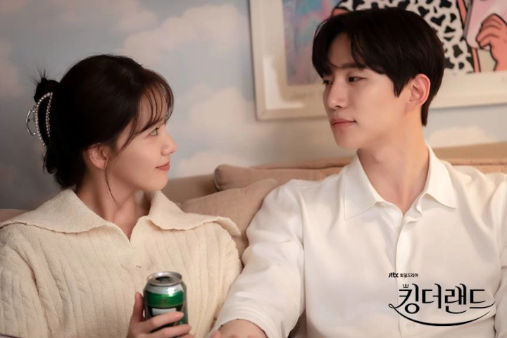 Yoona SNSD Tegaskan Cuma Junho 2PM Yang Bisa Jadi Lawan Mainnya di \'King the Land\'
