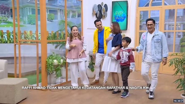 Raffi Ahmad Melongo Saat Dipertemukan dengan Nagita Slavina dan Rafathar KW