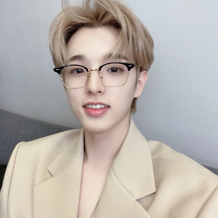 ae Eks Day6