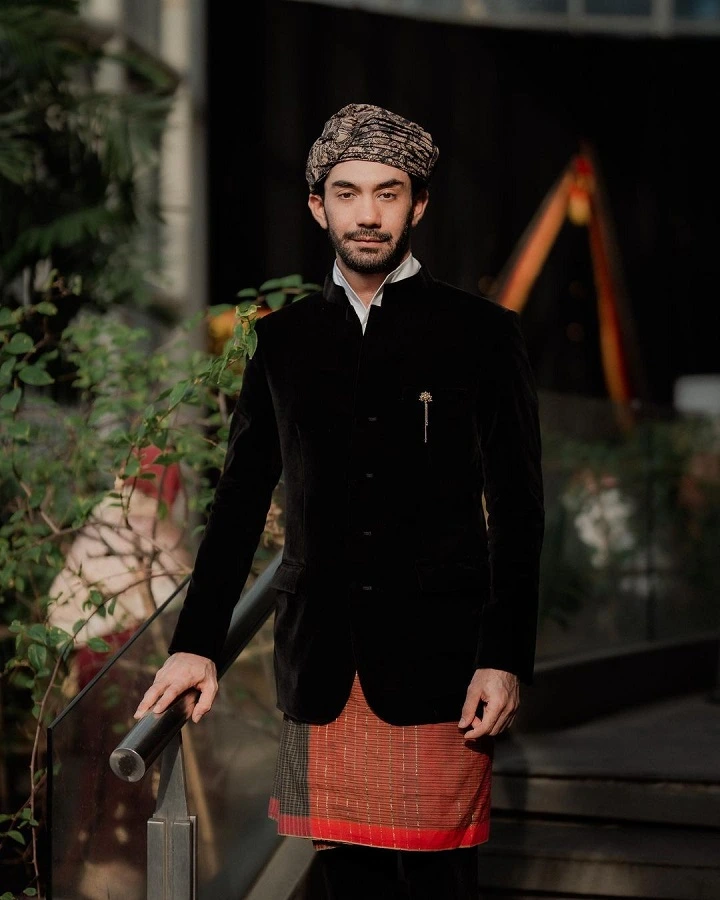 Reza Rahadian 