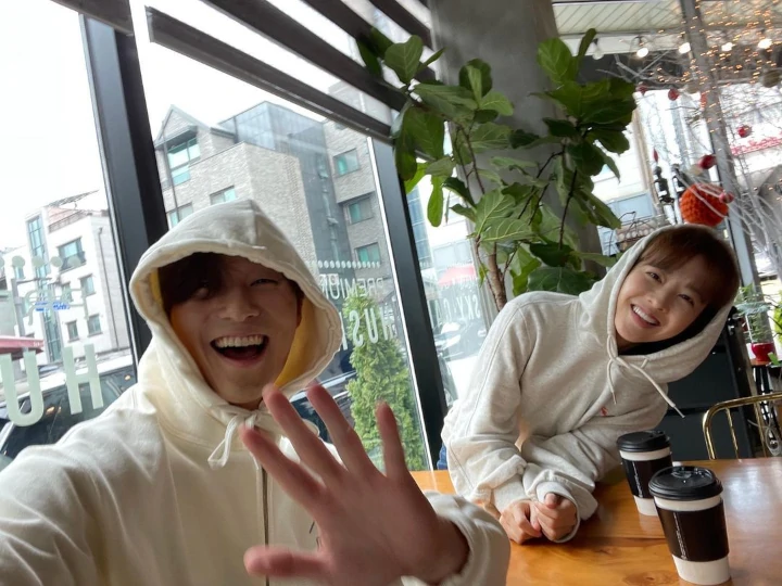 Pakai Baju Couple