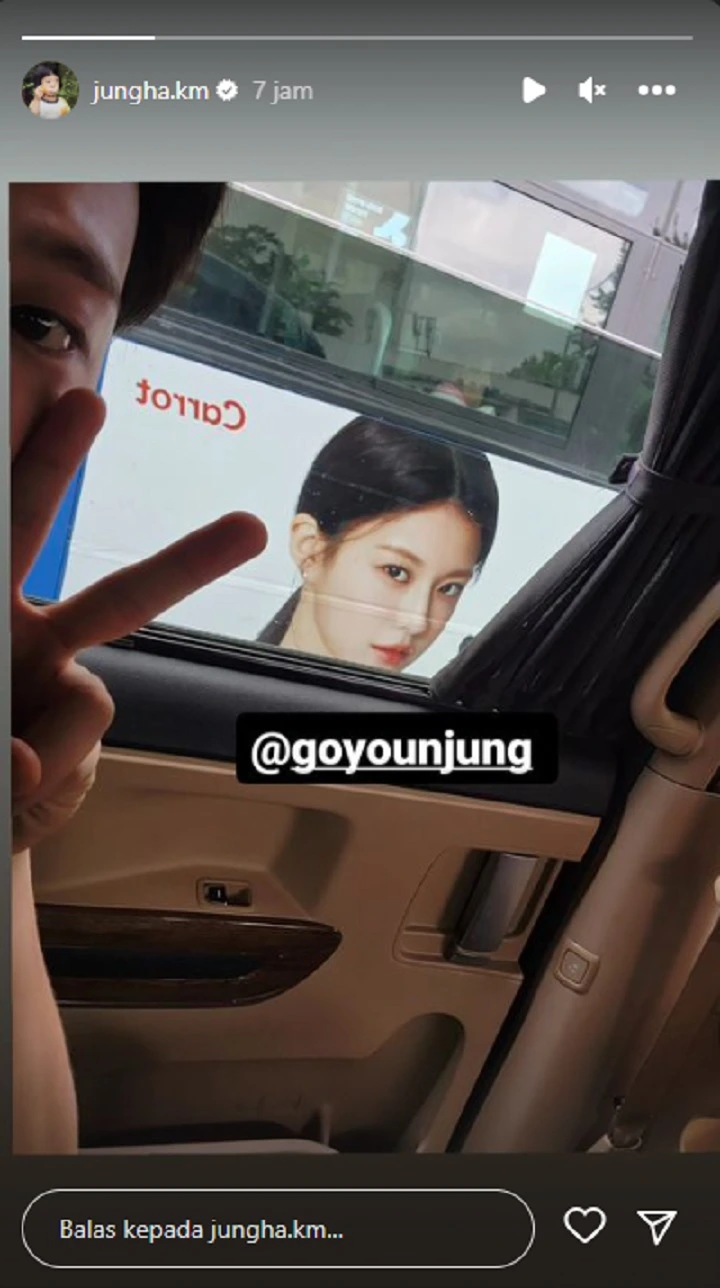 Bagikan Selfie di Story