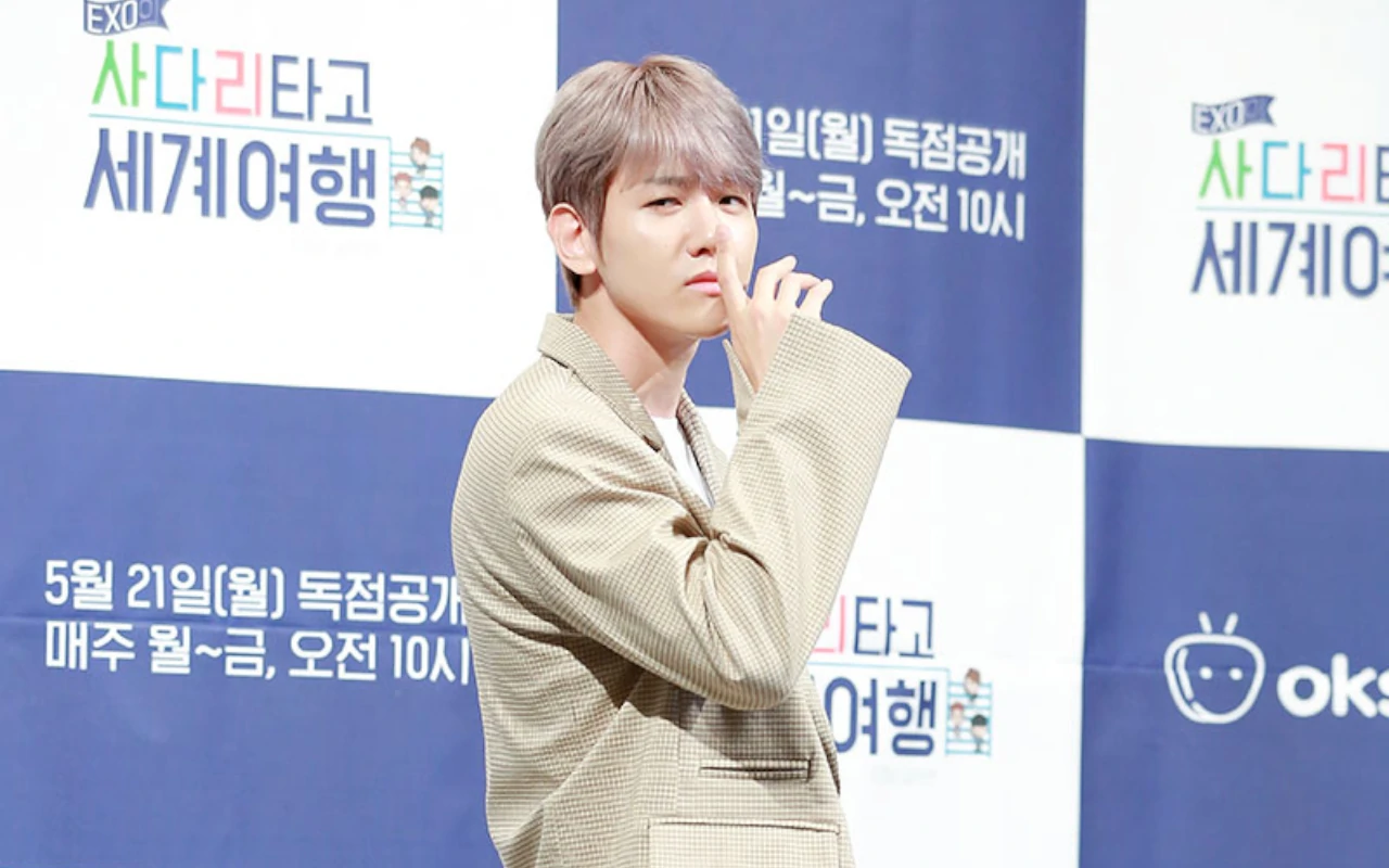 Penampilan Baekhyun EXO di Bandara Disorot karena Menua, Fans Bela Pakai Foto di Hari Yang Sama