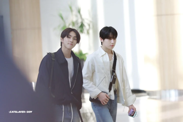 Sunoo dan Jungwon ENHYPEN Pakai Outift Bersejarah Auto Disambut Emosional