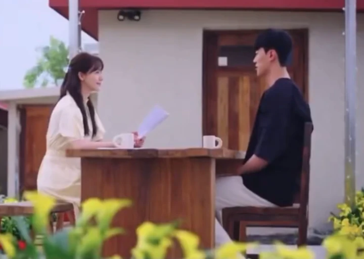 Akting Bareng, Yoona SNSD Takjub Lihat Fisik Atlet Voli di Lokasi \'King the Land\'