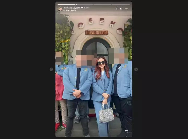 Bungkam Usai Dipolisikan Soal Upacara HUT RI, Mayang Pamer Gaya Mencolok Saat Ngampus
