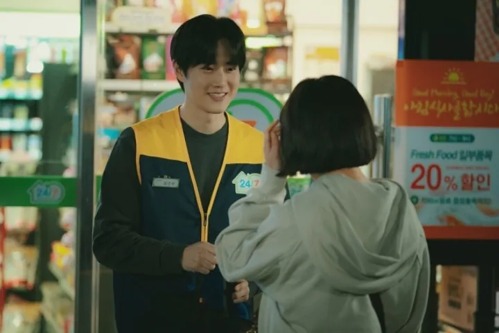 Effort Suho Pelajari Perilaku Pekerja Minimarket Demi \'Behind Your Touch\' Terungkap