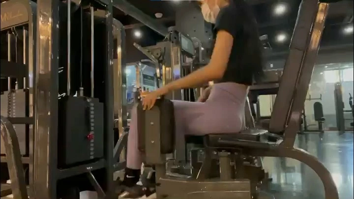 Latihan di Gym