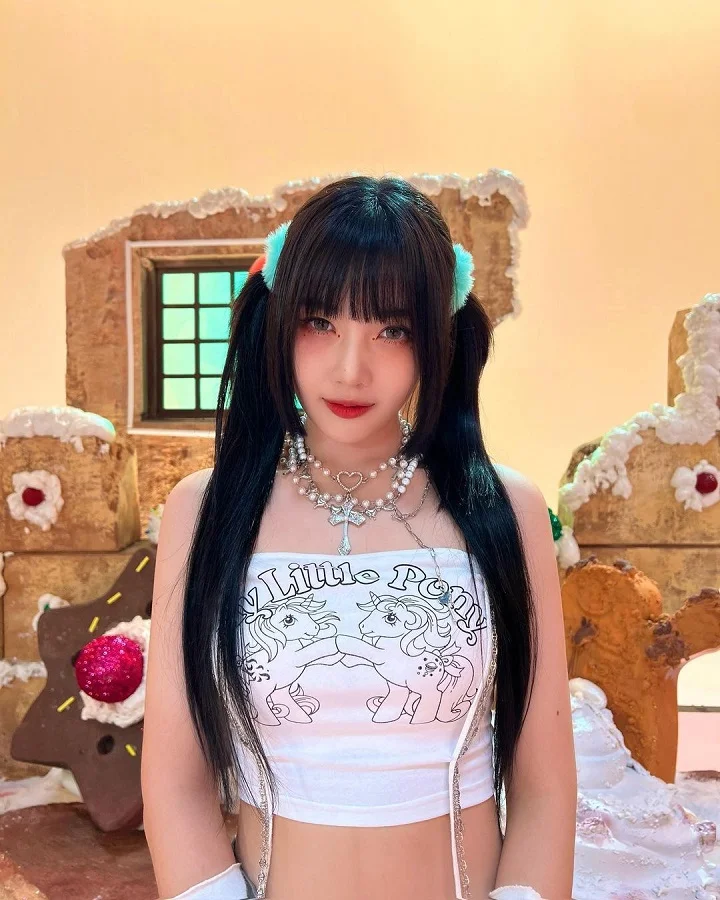 Joy Red Velvet