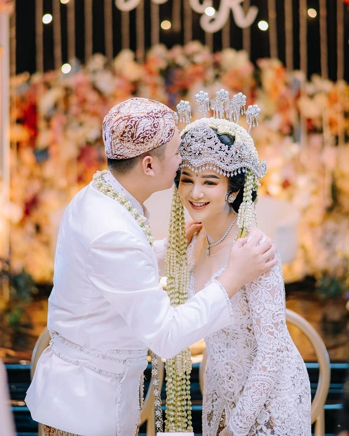 Bahagia Abis
