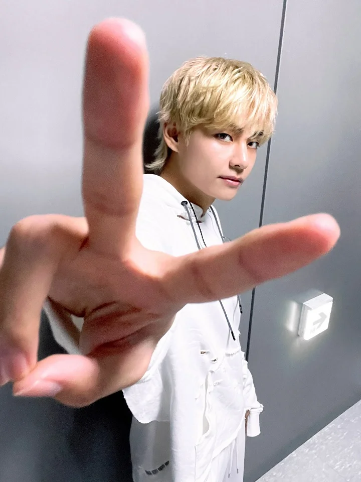 V BTS