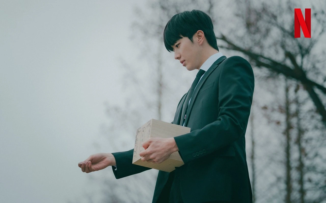 Kang Hoon Ungkap Rasanya Pertama Kali Perankan Anak SMA di 'A Time Called You'