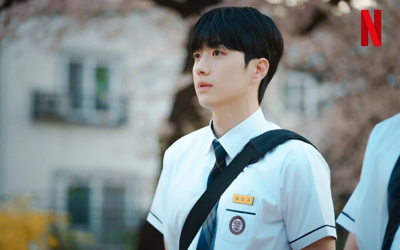 Kang Hoon Bicara Soal Kesuksesan & Akui Masih Kerja Paruh Waktu Meski Sudah Jadi Aktor
