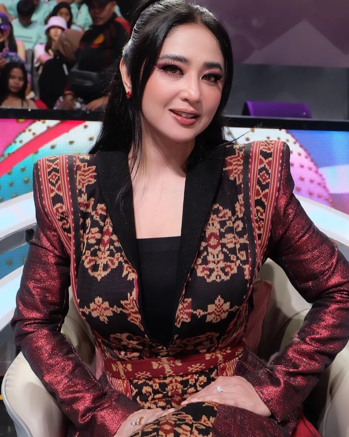 Dewi Persik