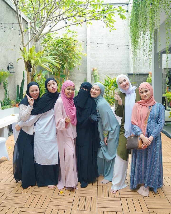 Dian Ayu Lestari dan Meisya Siregar