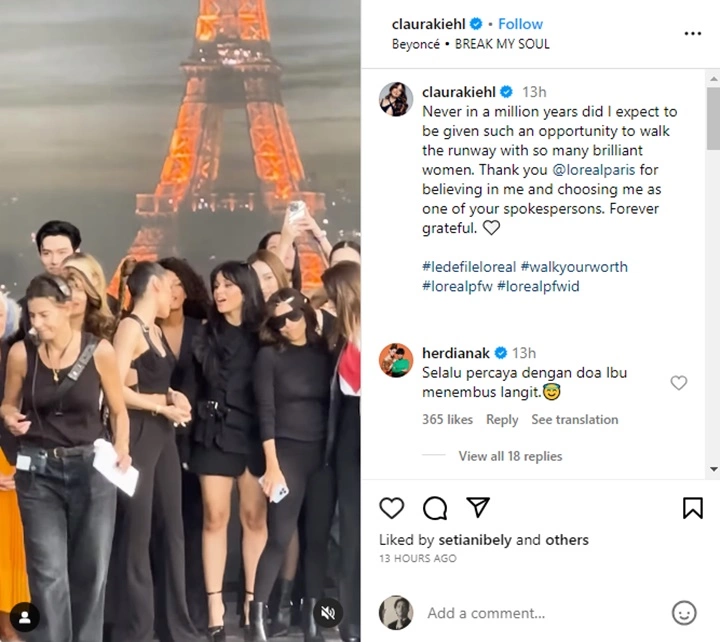 Sudah Bestie, Cinta Laura Sempat Dibantu Camila Cabello Saat Tampil di PFW 2023