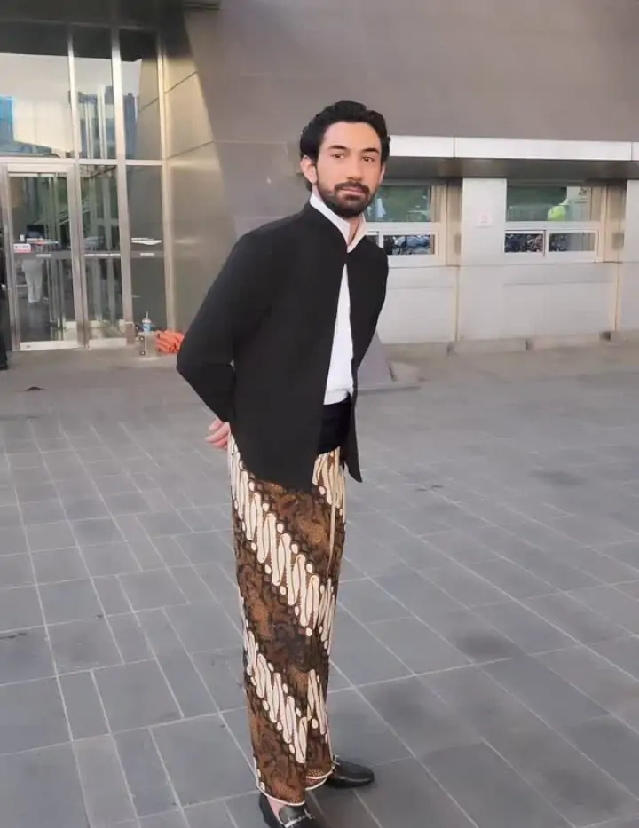 Reza Rahadian 