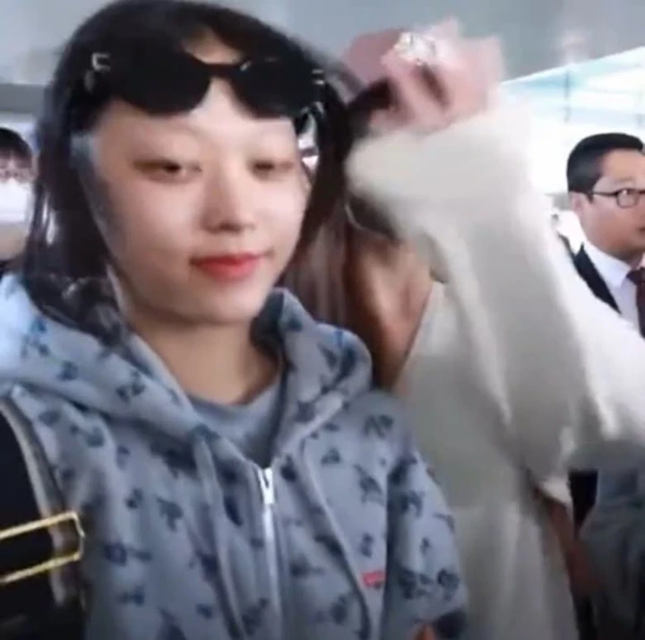 Kesenggol Hyein, Mata Sayu Tanpa Riasan Haerin NewJeans Curi Perhatian