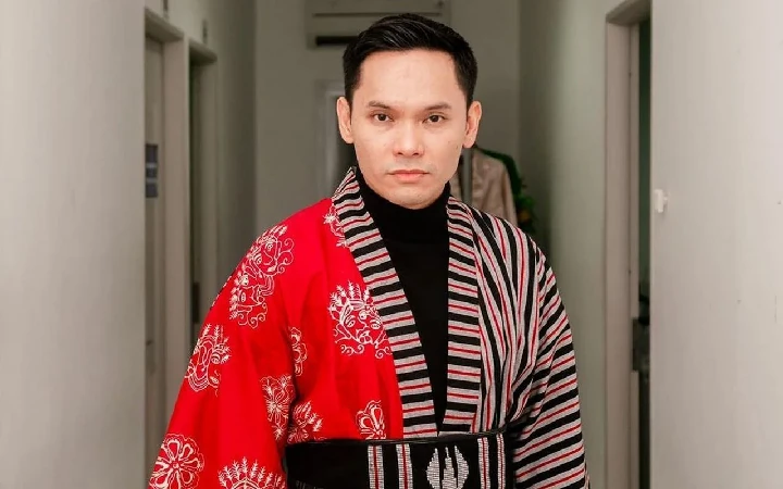 Lady Nayoan Abaikan Tato Punggung Rendy Kjaernett, Ben Kasyafani Diduga Ikut Aliran Sesat-Topik Pagi