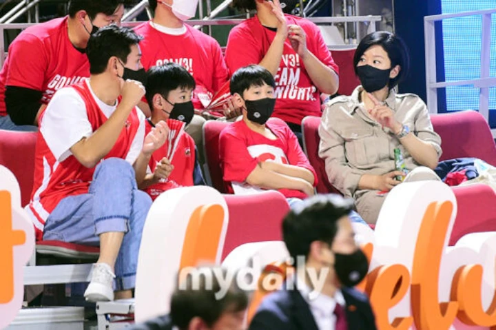 Family Time Nonton Pertandingan Olahraga