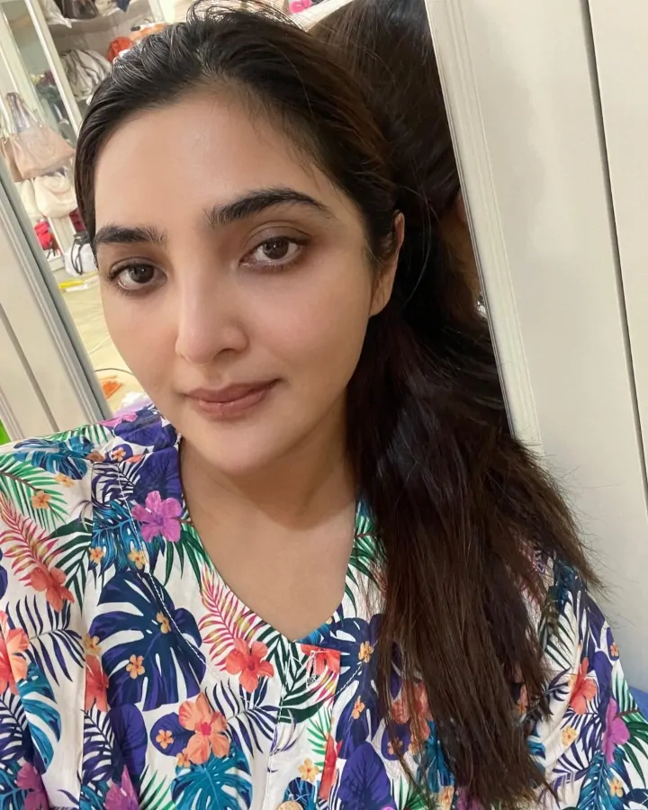 Tetap Cantik Meski Agak Pucat