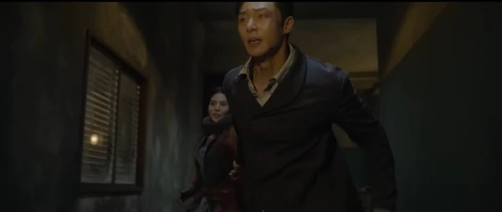 Park Seo Joon dan Han So Hee Tampil Intens di Teaser \'Gyeongseong Creature\'