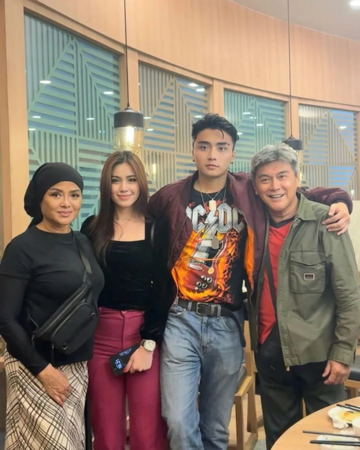 Momen Manis Berempat