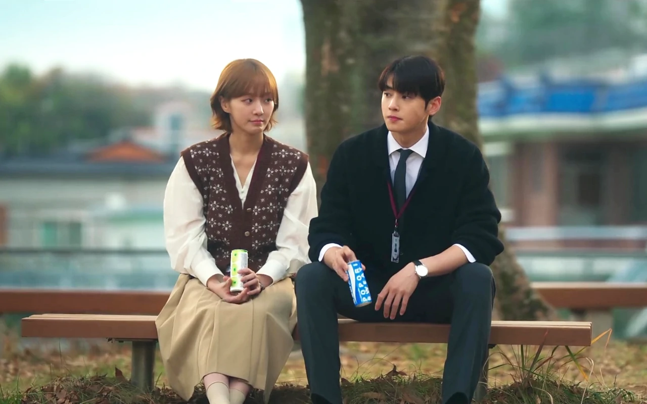 Park Gyu Young Gombali Cha Eunwoo di Lokasi Syuting 'A Good Day to Be a Dog'