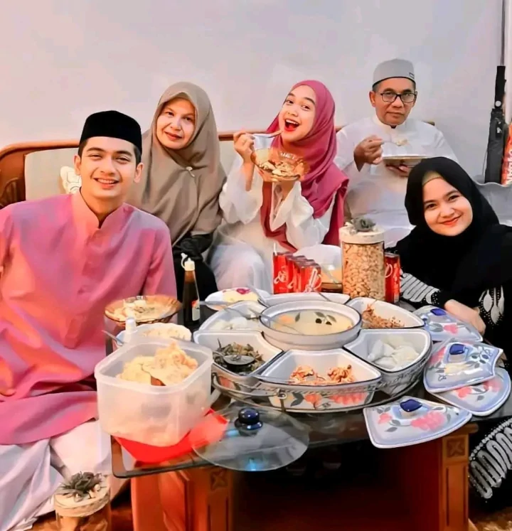 Makan Besar Bersama