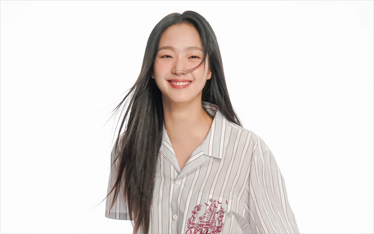 Kim Go Eun Digoda CEO BH Entertainment usai Melas Tak Ikut Foto 'Keluarga'