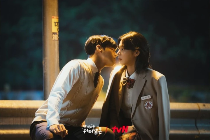 Ryeoun Beberkan Alasan Syuting Adegan Ciuman \'Twinkling Watermelon\' Jadi Momen Kocak