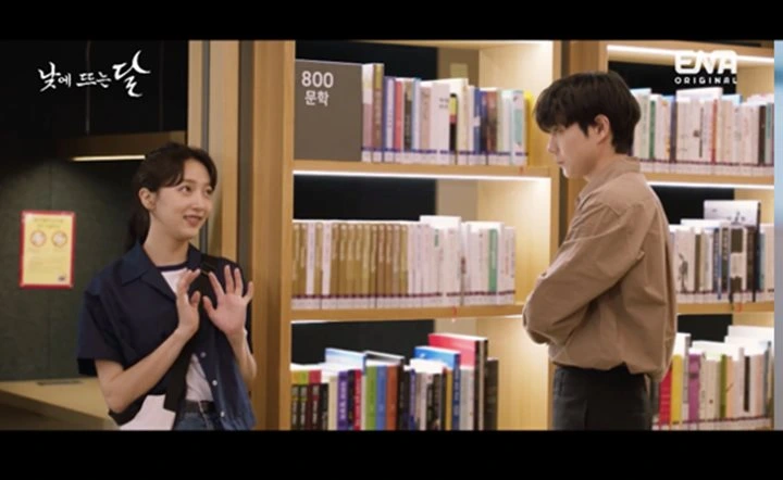 \'Moon in the Day\' Episode 8 Recap: Kematian Kim Jung Hun Bikin Kim Young Dae Was-Was