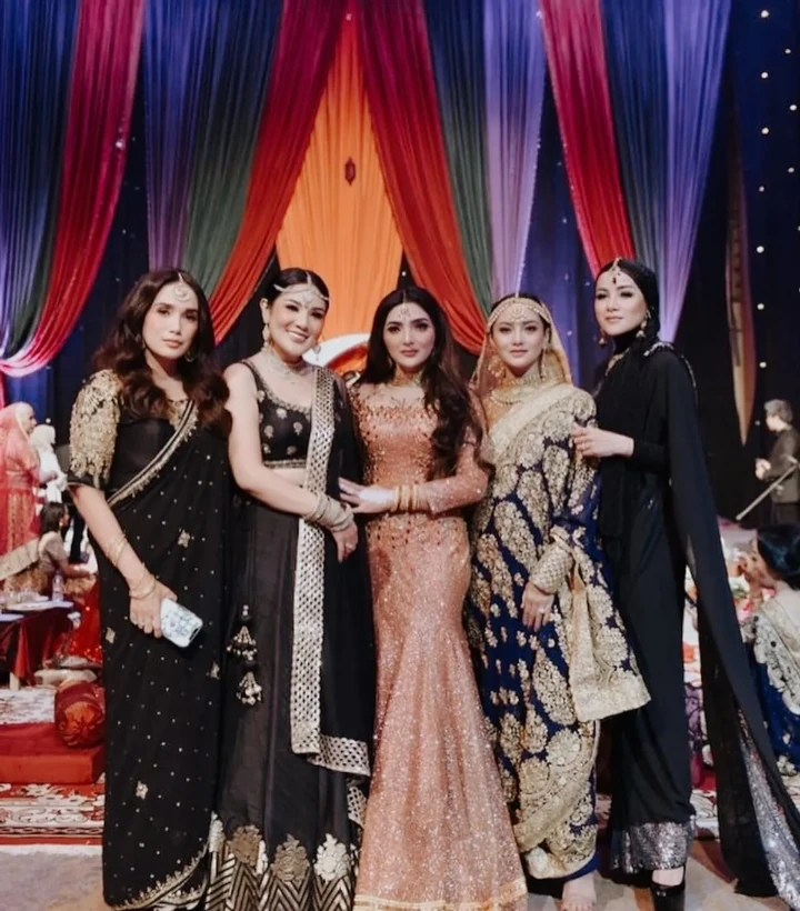 Kompak Pakai Outfit Ala India